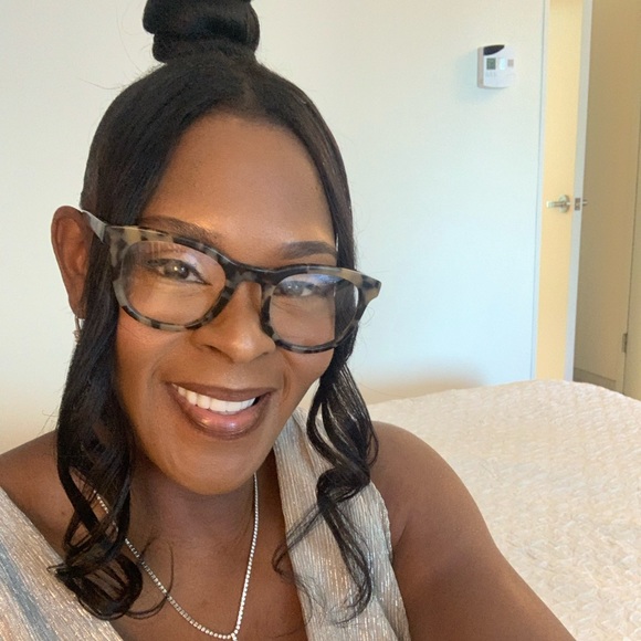 Meet your Posher, Nena - Picture 2 of 2